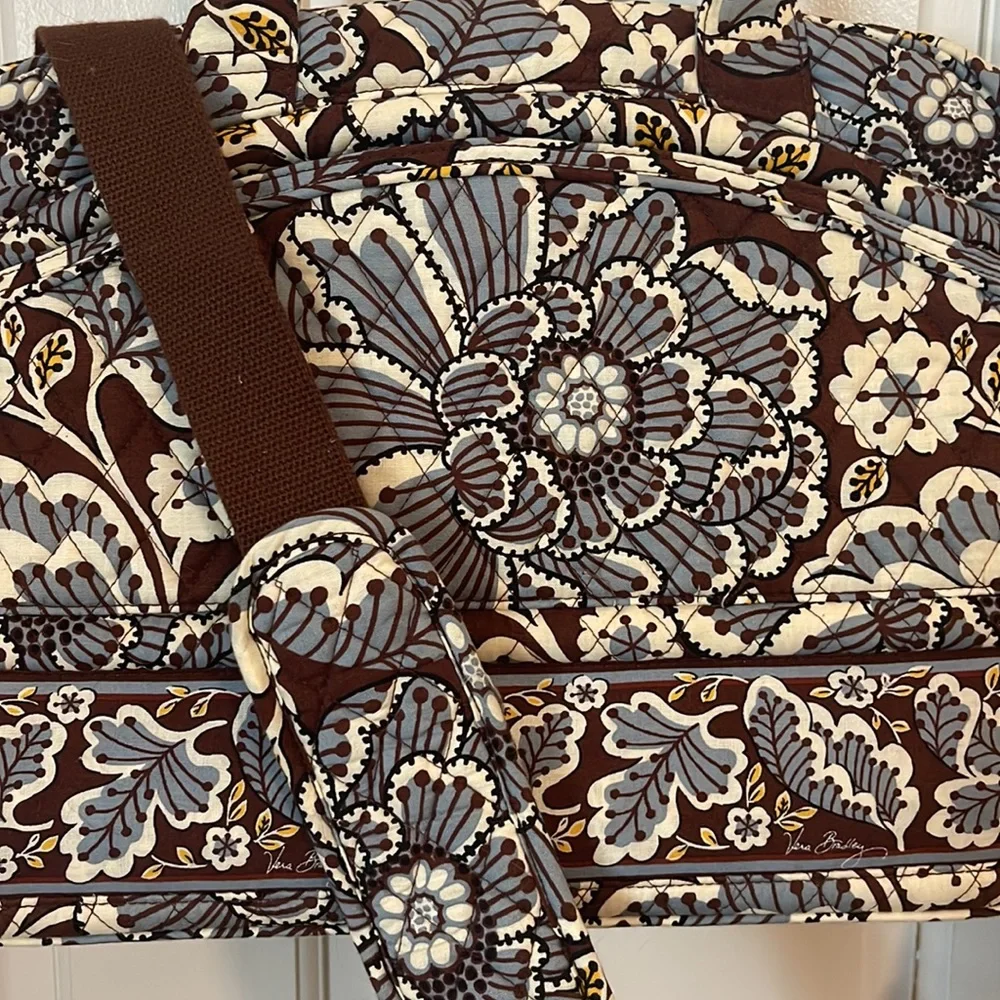 Vera Bradley computer bag approx size 17”x11.5x5.5”.